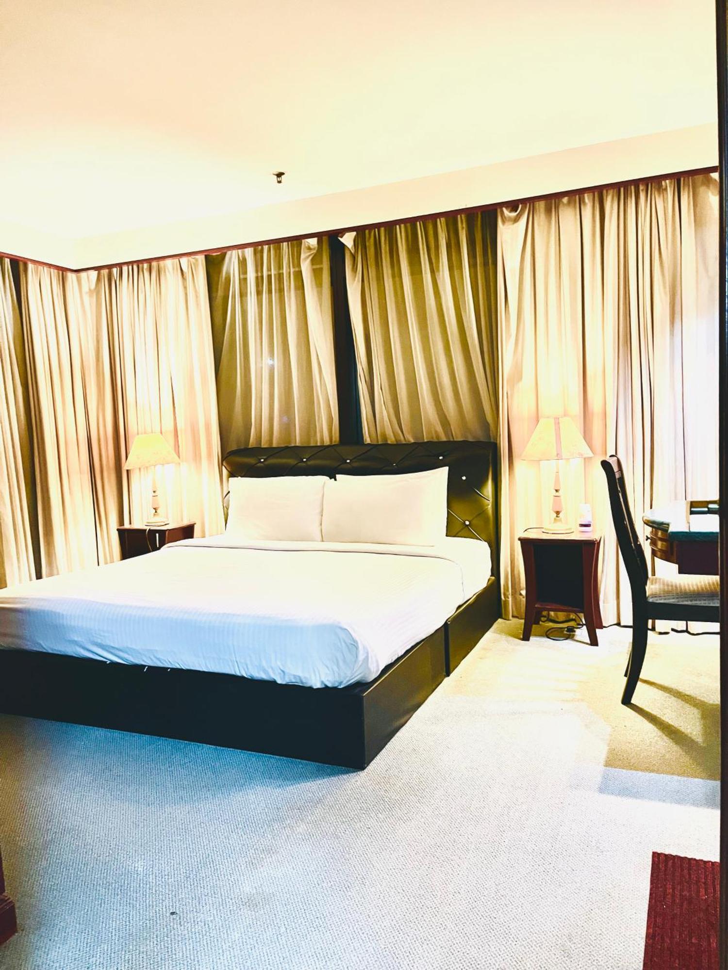Apartment Raintree Millennium At Times Square Kl *